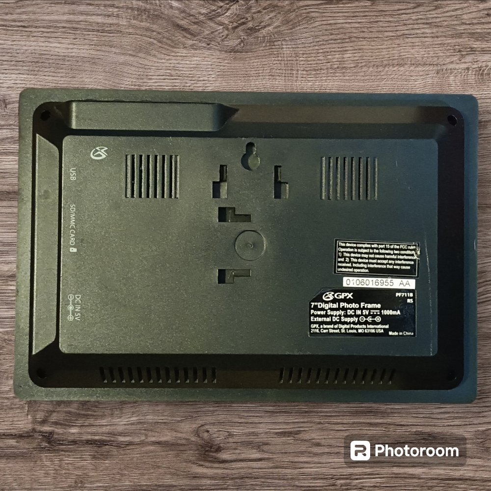 7" Digital Photo Frame - Picture 2 of 4